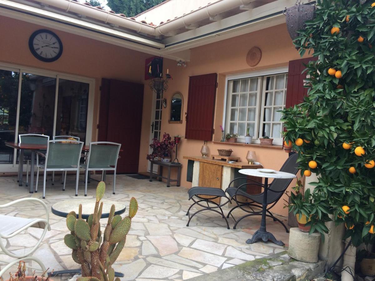 Chambre Dans Villa Charmante Vallabrègues Exterior foto